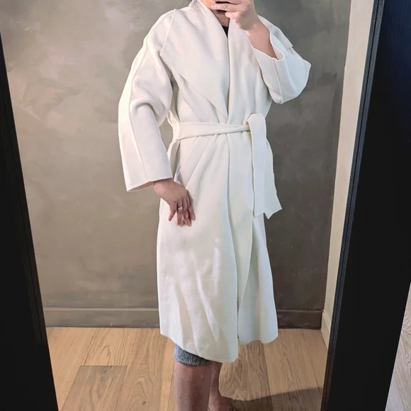 🎀 Winter Coat 🎀 white wrapped coat with belt - Picture 10 of 13